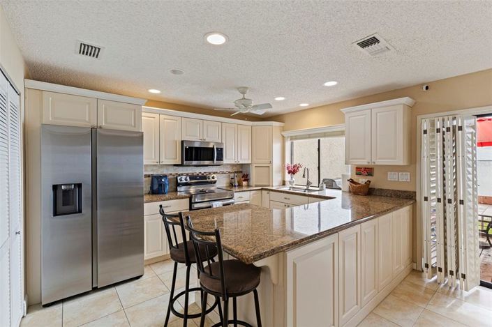 Image No.11-3 Bed Townhouse for sale