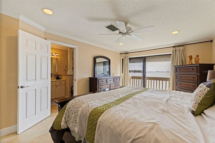 Image No.18-3 Bed Townhouse for sale