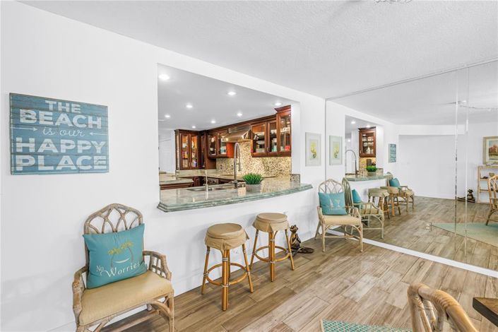 Image No.10-2 Bed Property for sale