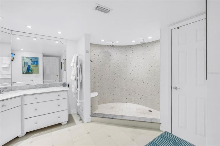 Image No.30-2 Bed Property for sale