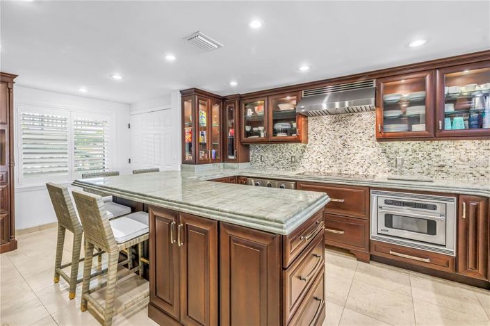 Image No.4-2 Bed Property for sale