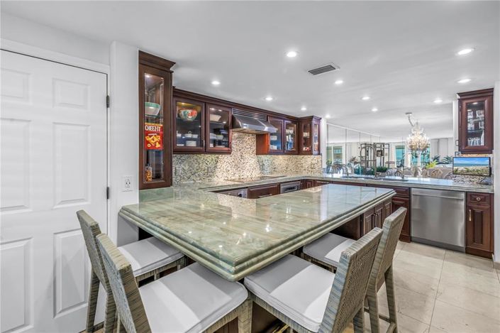 Image No.9-2 Bed Property for sale