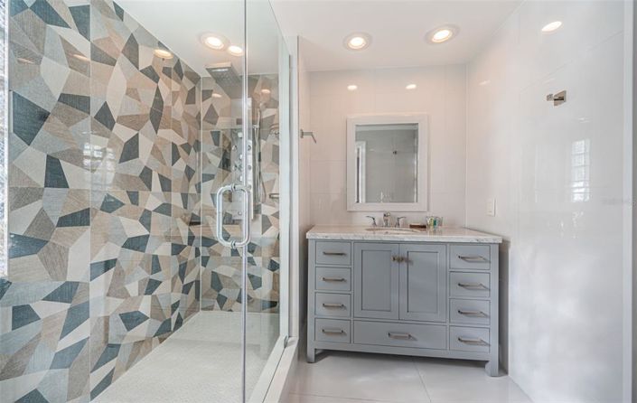 Image No.29-6 Bed Property for sale