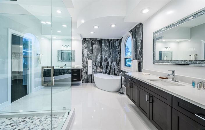 Image No.35-6 Bed Property for sale