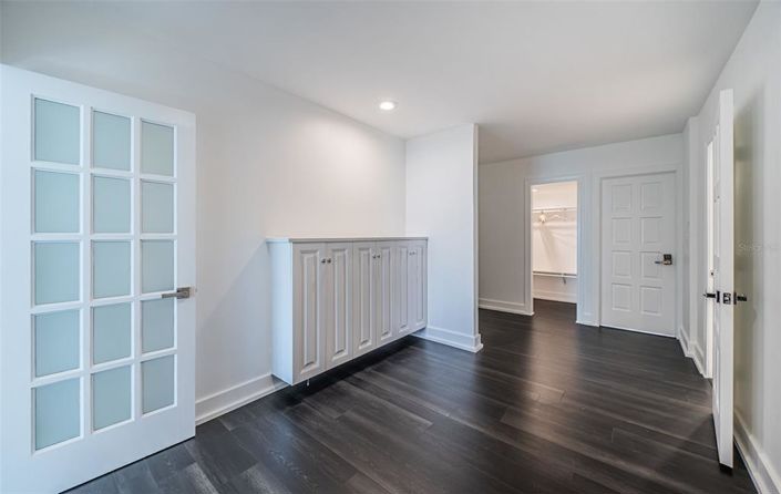 Image No.41-6 Bed Property for sale