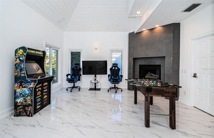 Image No.42-6 Bed Property for sale