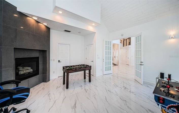 Image No.43-6 Bed Property for sale