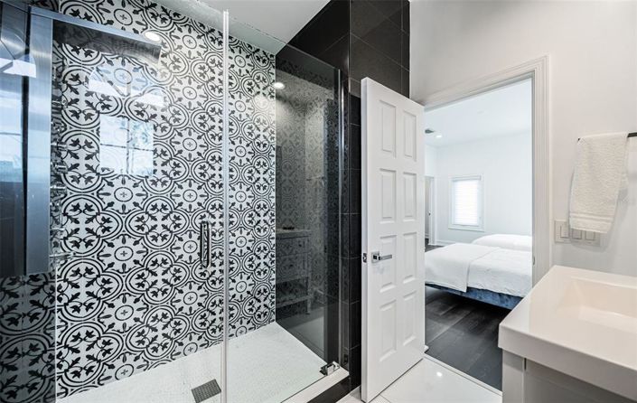 Image No.48-6 Bed Property for sale