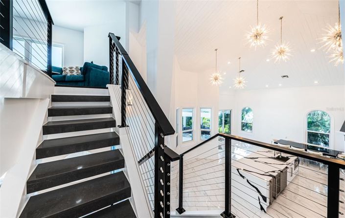 Image No.50-6 Bed Property for sale