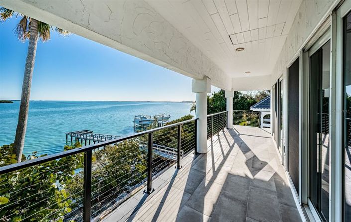 Image No.56-6 Bed Property for sale