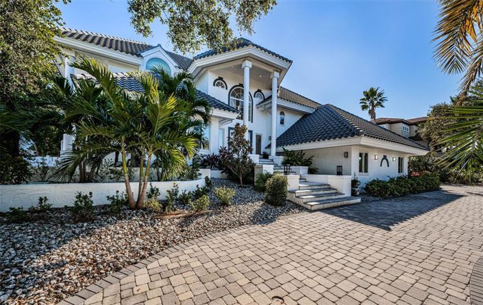 Image No.6-6 Bed Property for sale