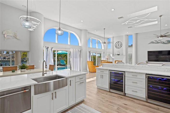 Image No.17-4 Bed Property for sale