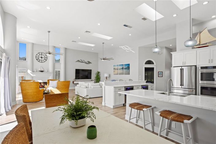 Image No.28-4 Bed Property for sale