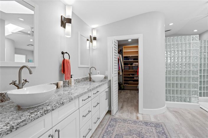 Image No.38-4 Bed Property for sale