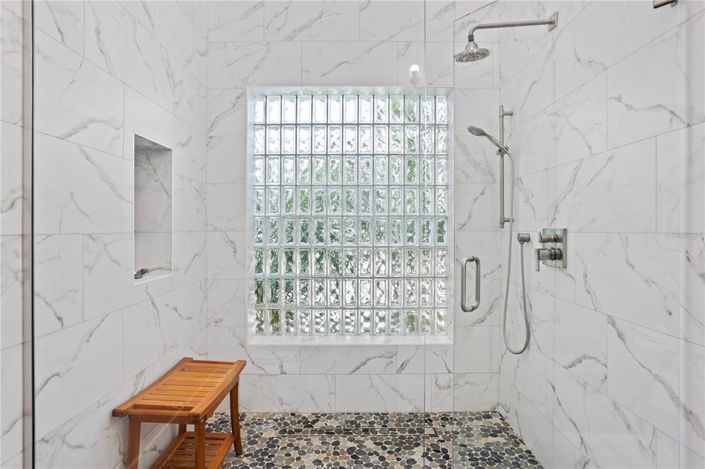 Image No.45-4 Bed Property for sale