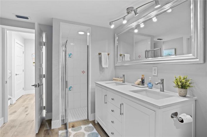 Image No.48-4 Bed Property for sale