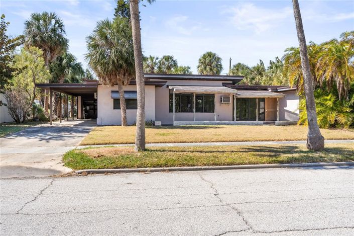 Image No.10-3 Bed Property for sale