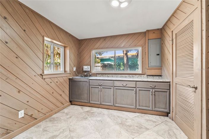 Image No.56-3 Bed Property for sale