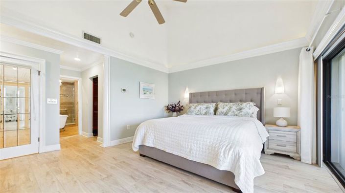 Image No.26-3 Bed Townhouse for sale