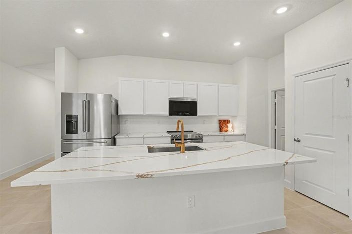 Image No.11-4 Bed Property for sale