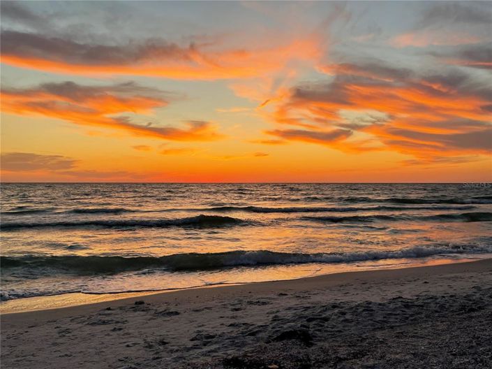 Image No.30-5 Bed Property for sale