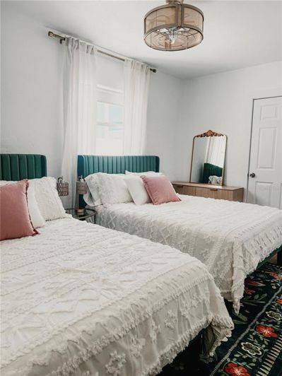 Image No.6-5 Bed Property for sale