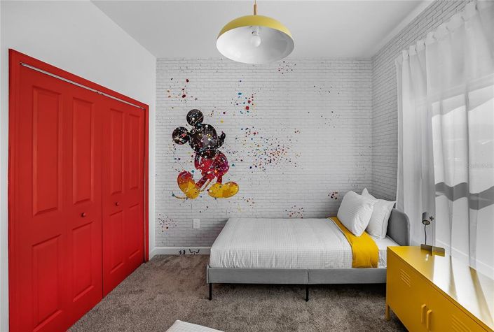 Image No.19-5 Bed Townhouse for sale