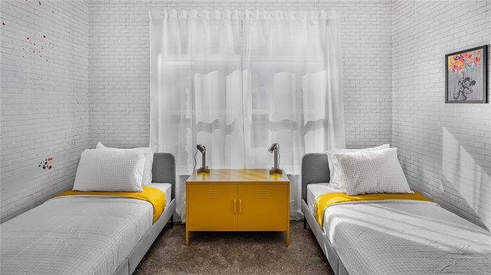 Image No.24-5 Bed Townhouse for sale