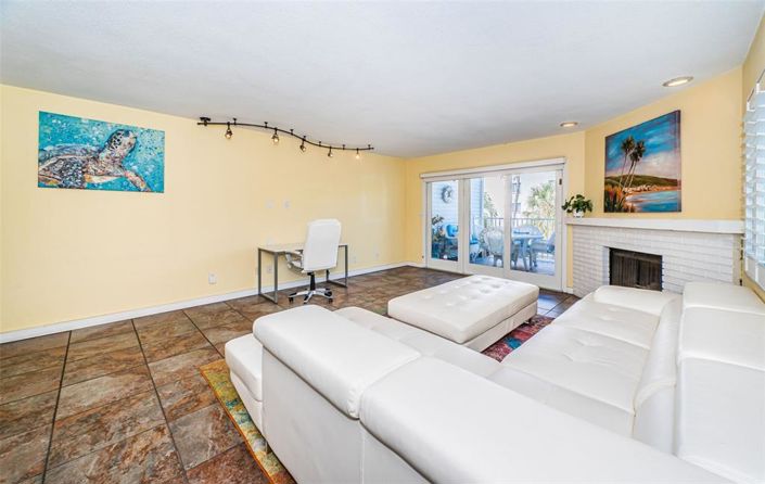 Image No.12-2 Bed Townhouse for sale