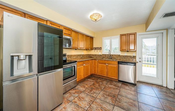 Image No.23-2 Bed Townhouse for sale