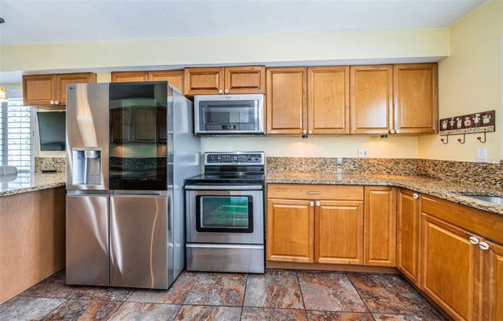 Image No.26-2 Bed Townhouse for sale