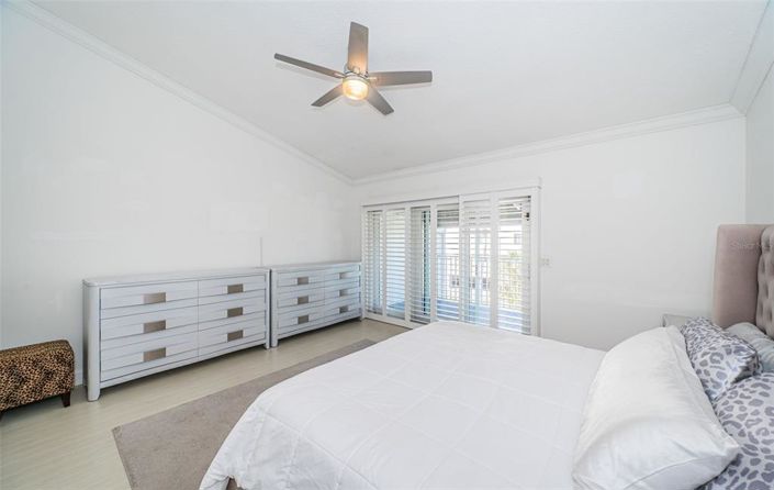 Image No.38-2 Bed Townhouse for sale