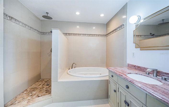 Image No.40-2 Bed Townhouse for sale