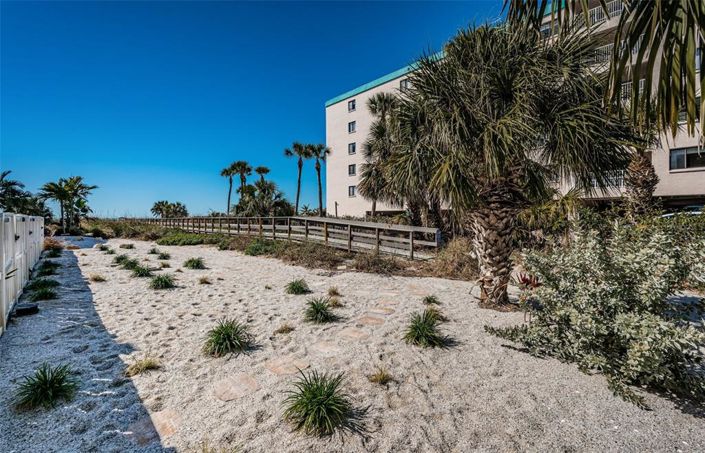 Image No.57-2 Bed Townhouse for sale