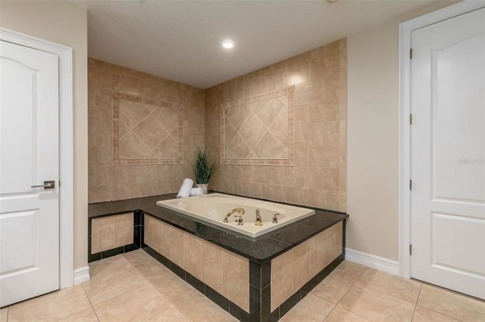 Image No.44-Propriété de 4 chambres à vendre à Treasure Island