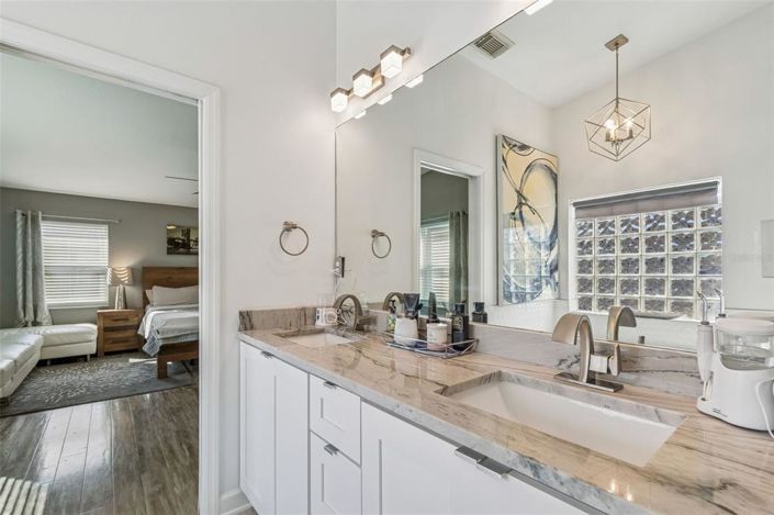 Image No.21-2 Bed Townhouse for sale