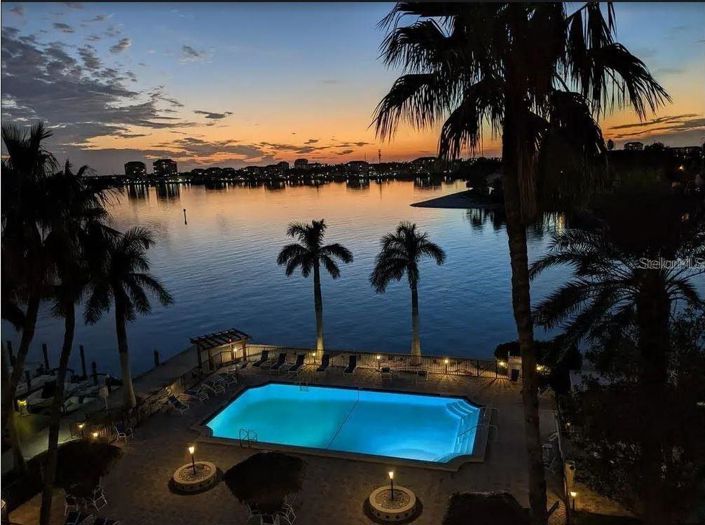 Image No.2-2 Bed Property for sale