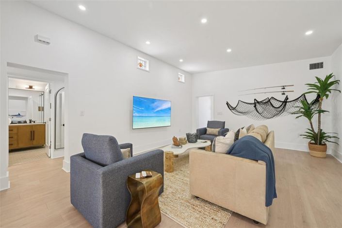 Image No.10-4 Bed Property for sale