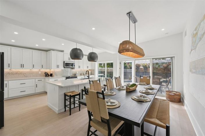 Image No.12-4 Bed Property for sale