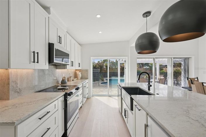 Image No.15-4 Bed Property for sale