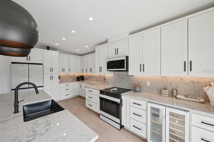 Image No.17-4 Bed Property for sale