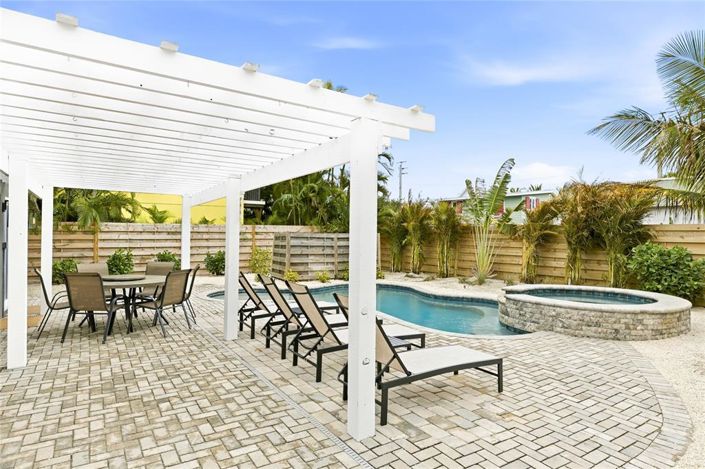 Image No.42-4 Bed Property for sale