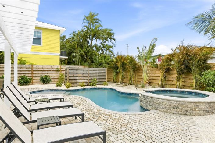 Image No.43-4 Bed Property for sale