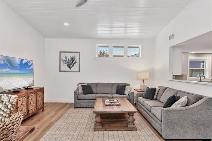 Image No.12-3 Bed Property for sale