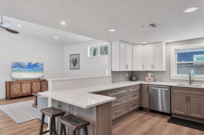 Image No.24-3 Bed Property for sale