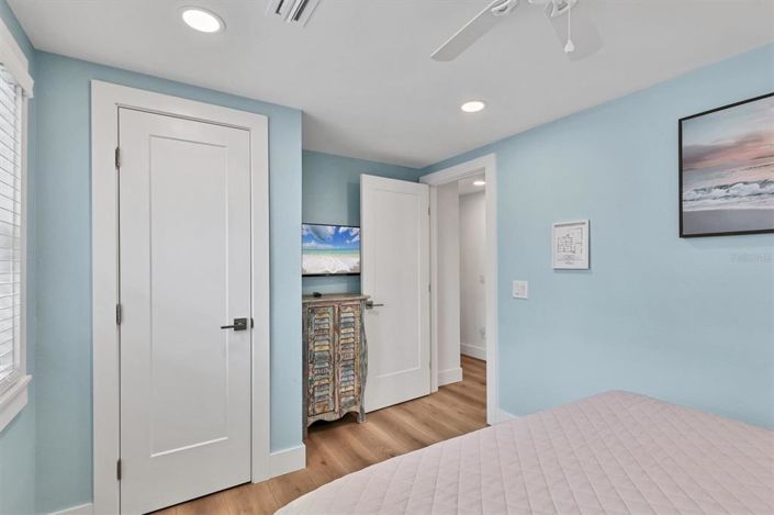 Image No.37-3 Bed Property for sale