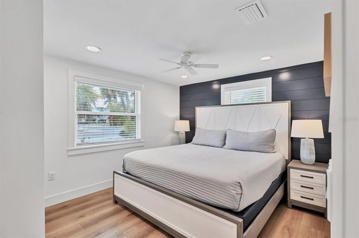 Image No.40-3 Bed Property for sale