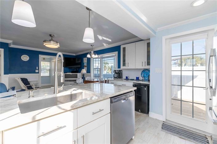 Image No.10-2 Bed Property for sale