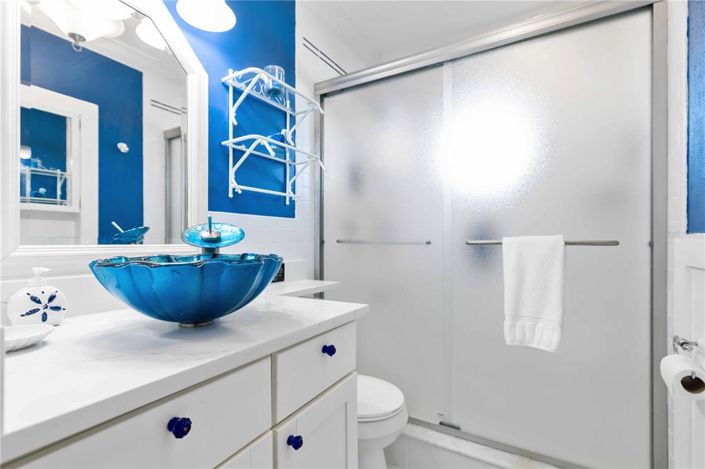 Image No.12-2 Bed Property for sale