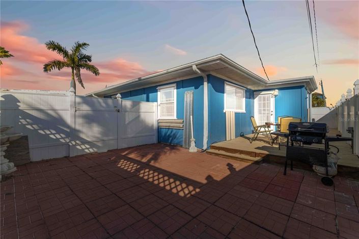 Image No.18-2 Bed Property for sale